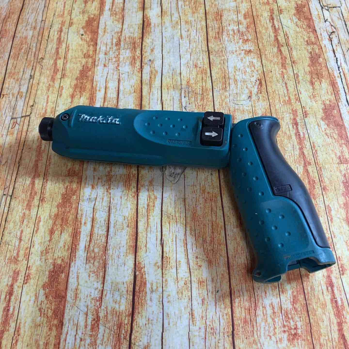 コードレスペンインパクトドライバ TD020DZ