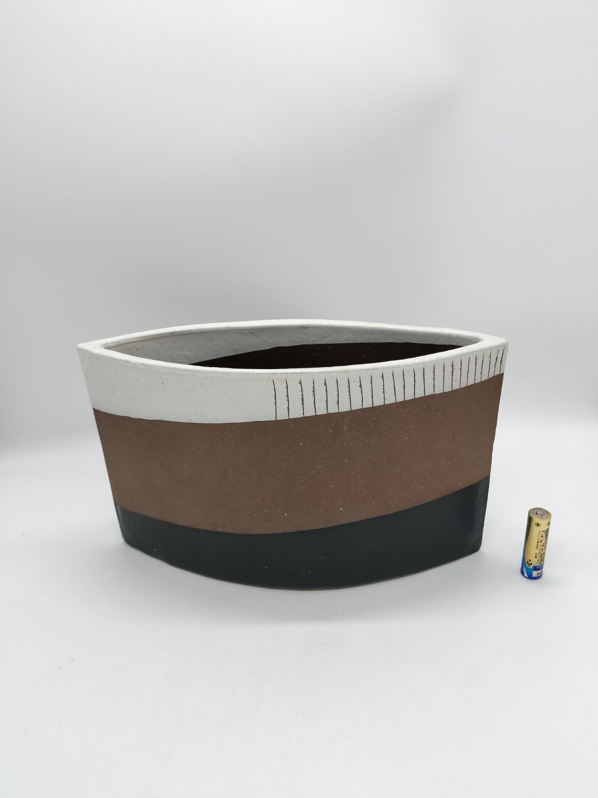 花器 磁器製 白茶黒3色 菱形 水盤 窯 工房 池坊 変形 シンプル 生花 華道 手作り アンティーク レア レトロ インテリア ビンテージ 昭和 24428四つ葉[YT00499]
