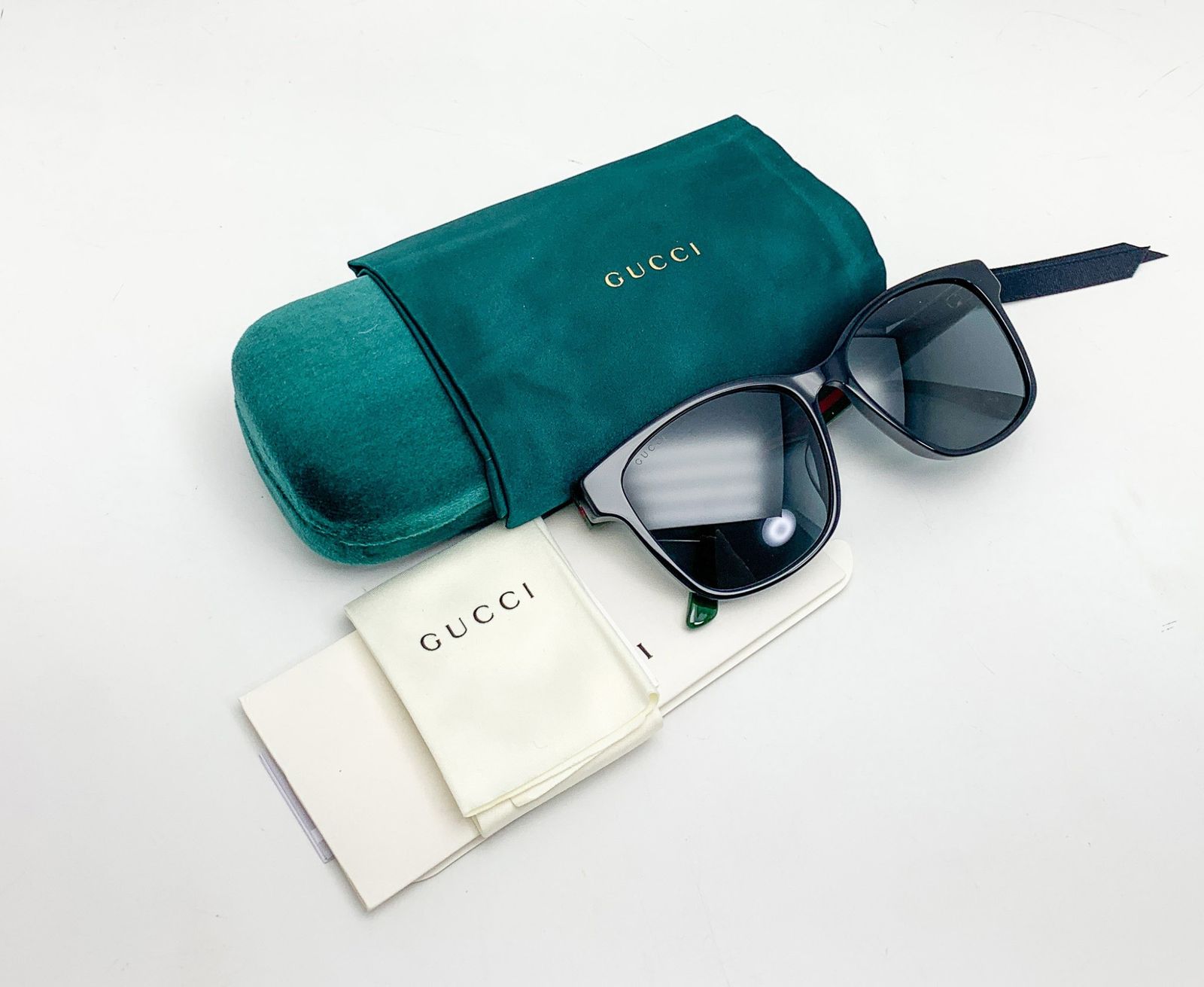 GUCCI グッチ 黒 ブラック シェリーライン サングラス GG0417SK 小物