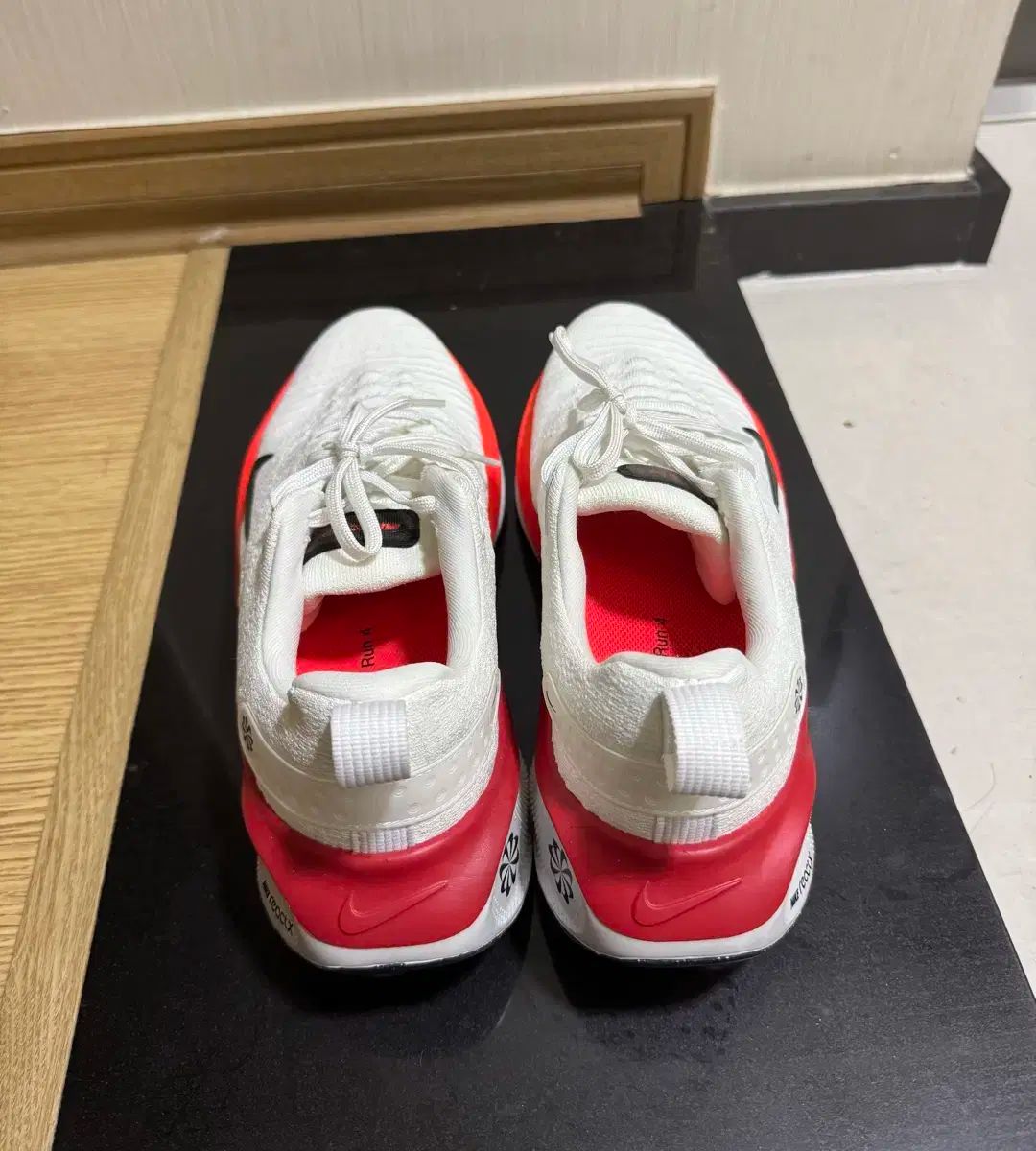 275 NIKE インフィニティ RUN 4 OLIVEOS_COM_TR