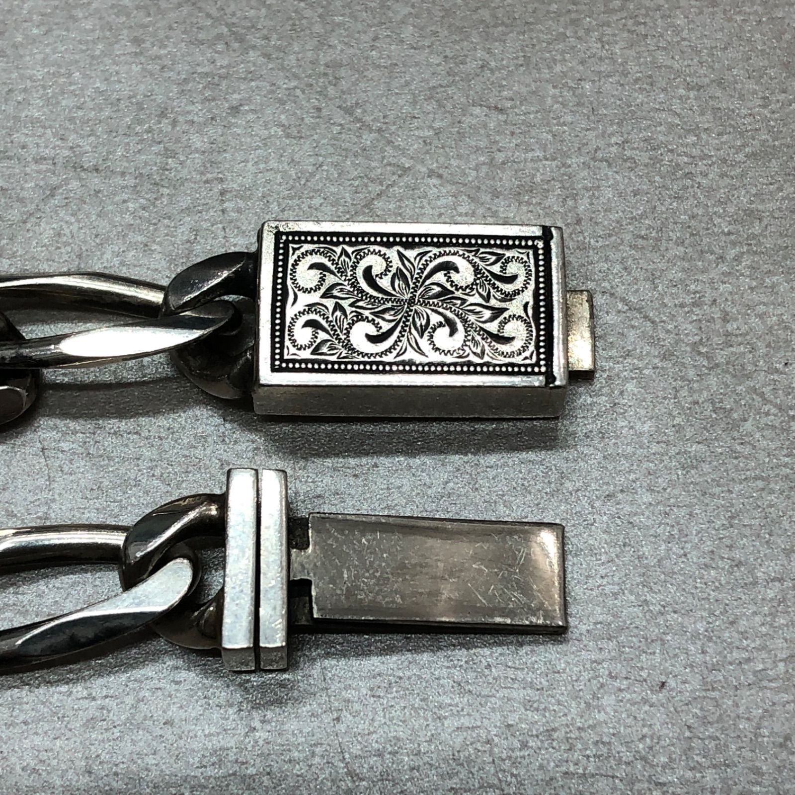 参考上代154000円 ANTIDOTE BUYERS CLUB Engraved Box Crasp