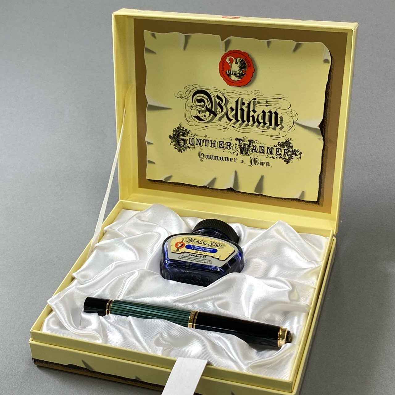 j16 Pelikan ペリカン SOUVERAN スーベレーン 万年筆 14C 585 グリーン ブラック ストライプ 箱 インク付きt18r