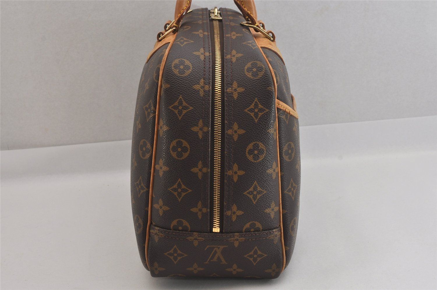 LOUIS VUITTON ルイヴィトン モノグラム ドーヴィル
