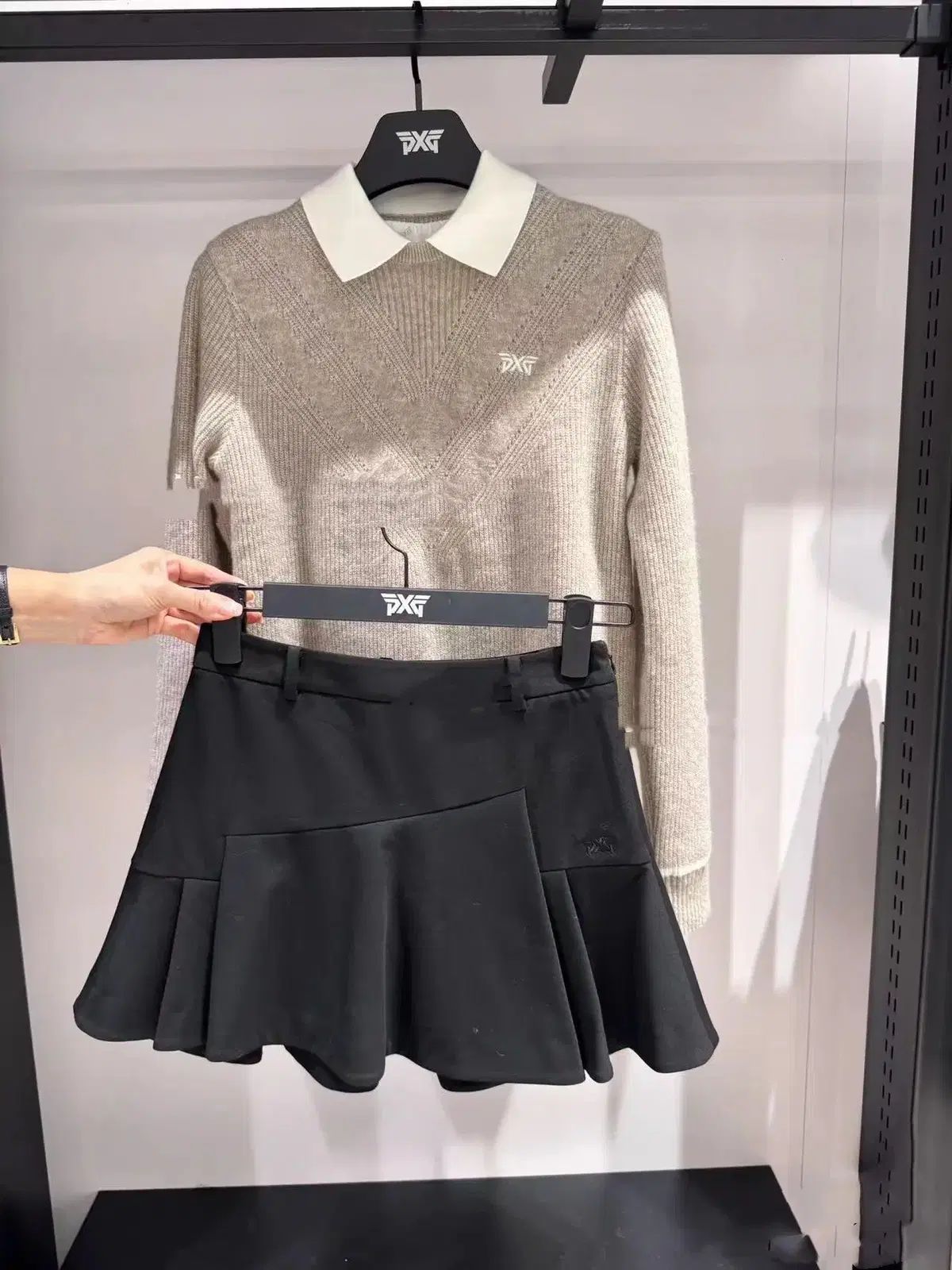 XG レディース ゴルフウェア 長袖ニットポロシャツとスカートのセット グレー PXG レディース ゴルフウェア 長袖ニットポロシャツとスカートのセット