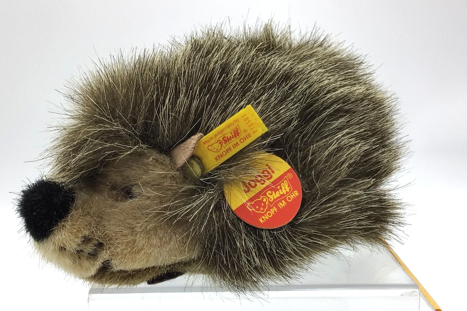 新品タグあり、シュタイフハリネズミぬいぐるみ、steiff シュタイフ ハリネズミのイヴォ 19cm EAN007446