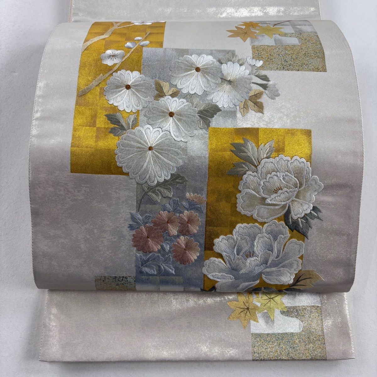 袋帯 名品 菊 牡丹 金糸 刺繍 銀色 お太鼓柄 正絹