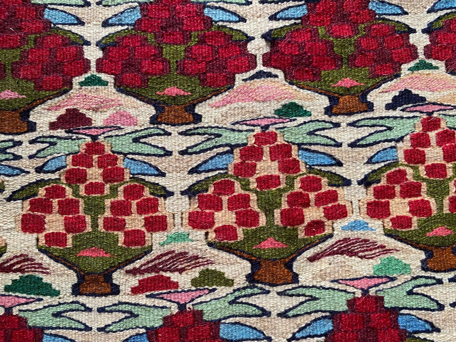 王室の為に織られたキリムです ヘラティ模様が素晴らしい