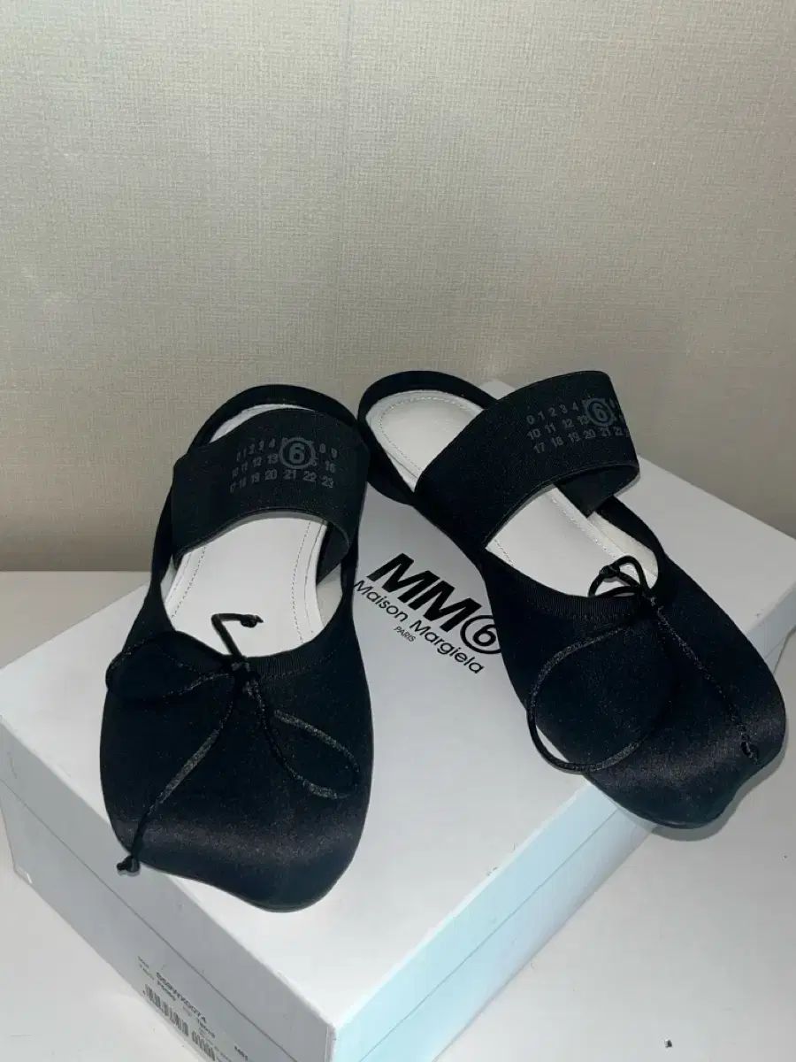 MM6 メゾン Maison Margiela メゾンマルジェラ プリント ロゴ スライド 黒