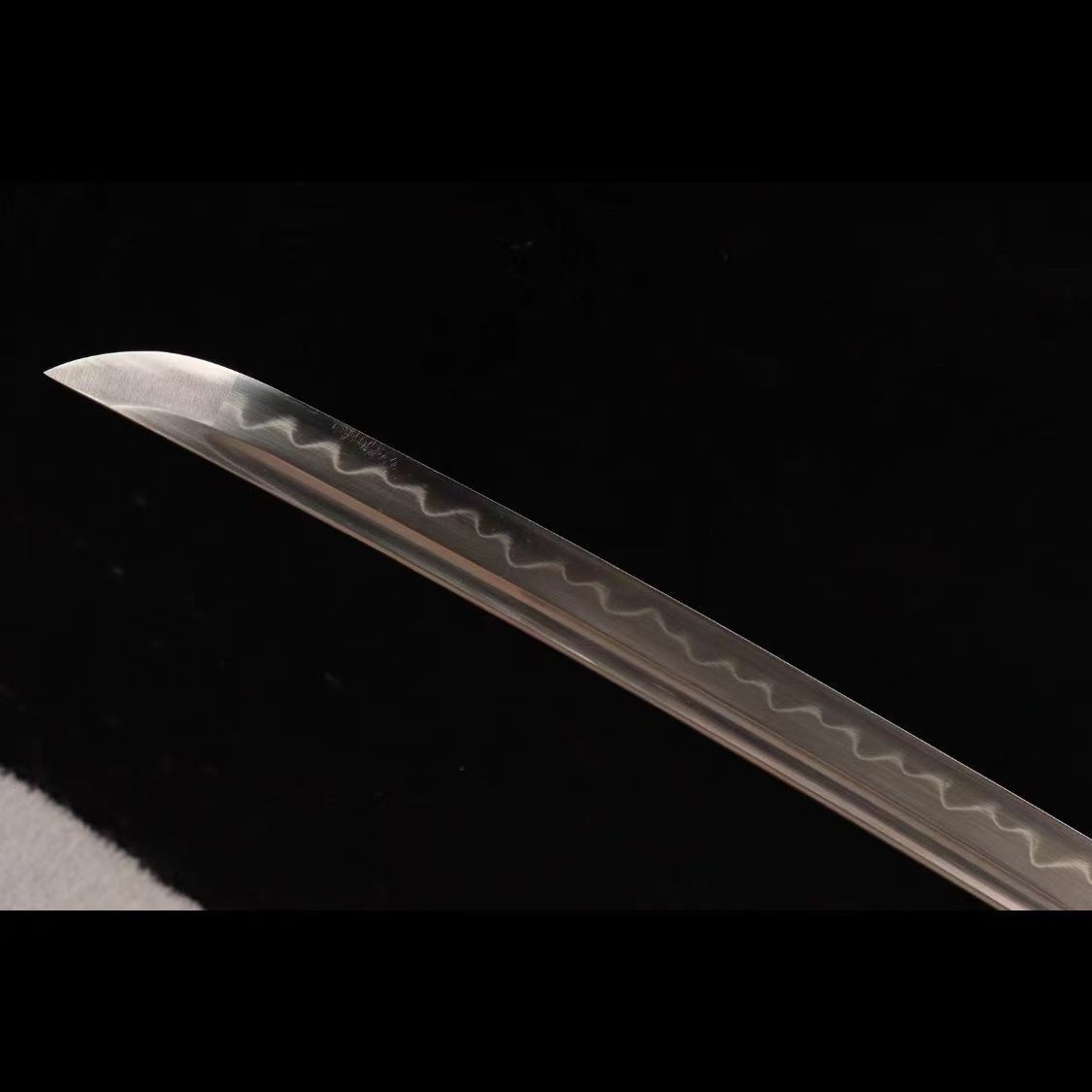 26寸T10焼刃日本三色研【無双ゴースト】 武具 刀装具 日本刀 模造刀 居合刀 26寸T10焼刃日本三色研【無双ゴースト】 武具 刀装具 日本刀