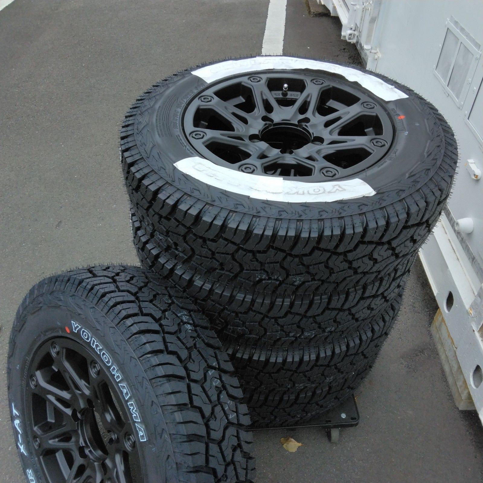 ジムニー 新品 5本セット 背面用付 タイヤホイール 195R16 YOKOHAMA