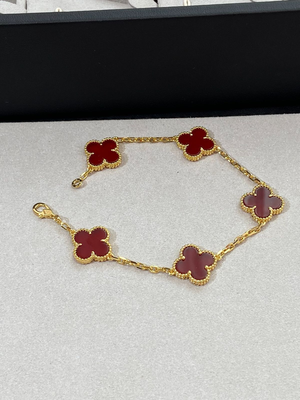 Van Cleef - Arpels ヴァンクリーフ＆アーペル 四つ葉のクローバー カーネリアン ファイブフラワー ブレスレット｜ ｜ -WTO輸入2