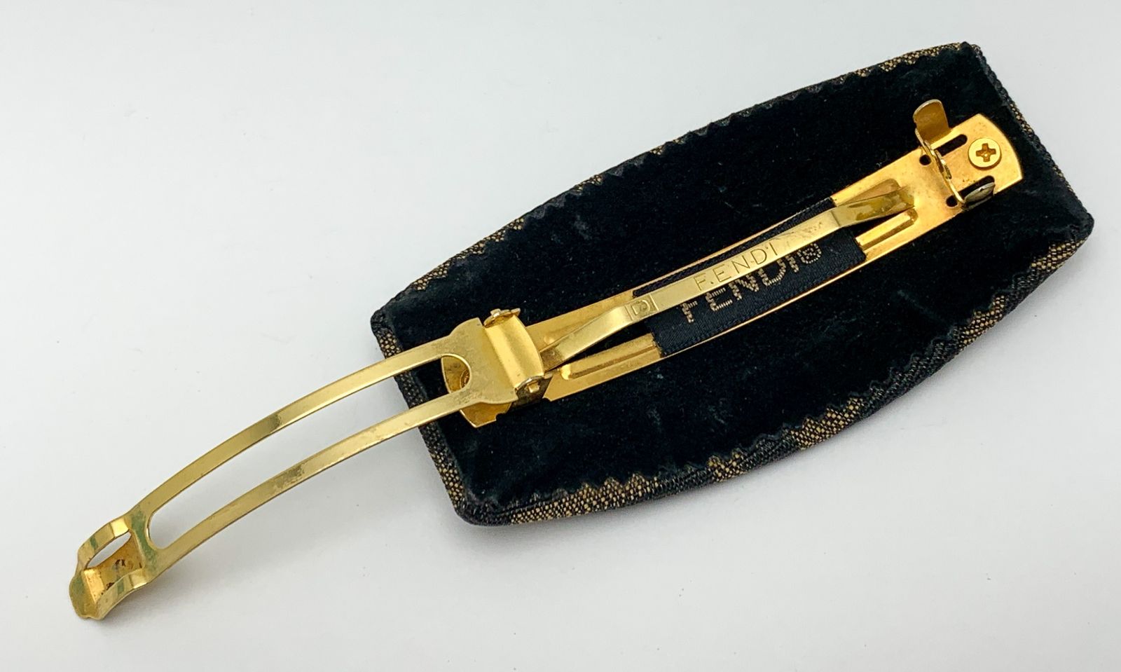 ★美品★【FENDI】フェンディ バレッタ ズッカ柄 ブラウン ヘアアクセサリー FENDI フェンディ ズッカ柄 ブラウン系 茶 バレッタ ヘア