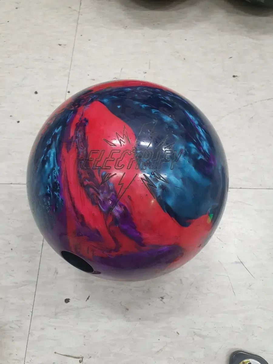 中古ボウリング 中古】ボウリングボール バイトパニックA.I. 15ポンド2