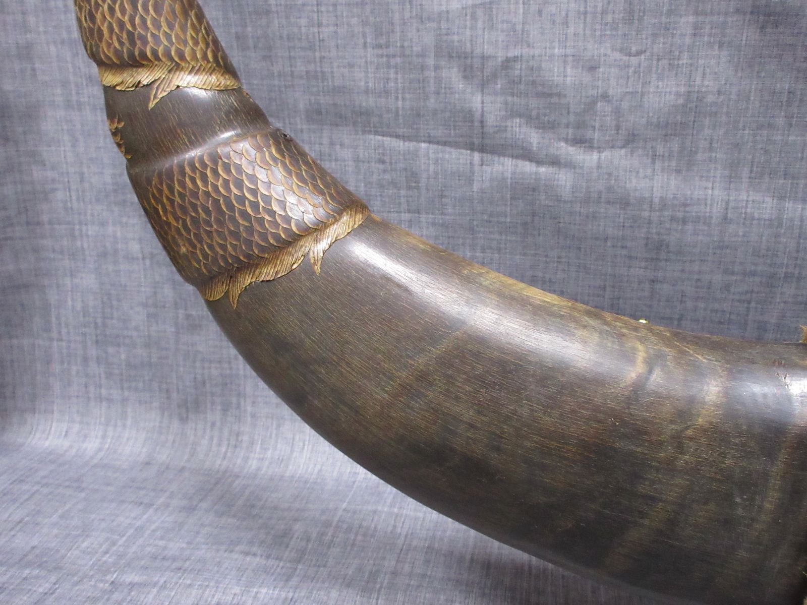 水牛の角 龍柄彫刻 民芸品 置物 (大) type-D - メルカリ