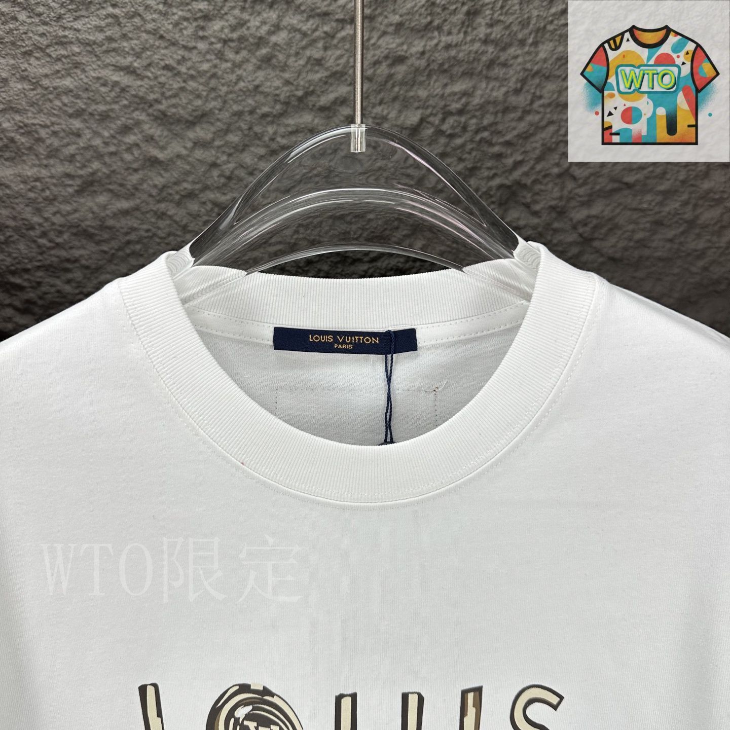 今日特価】LV Pendant Logo T ルイ・ヴィトンペンダントロゴ T-1