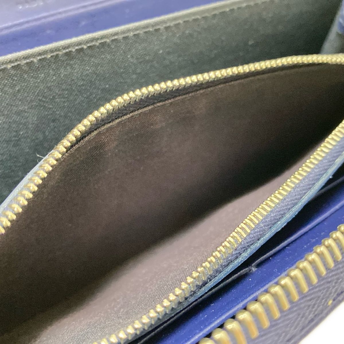 FENDI フェンディ