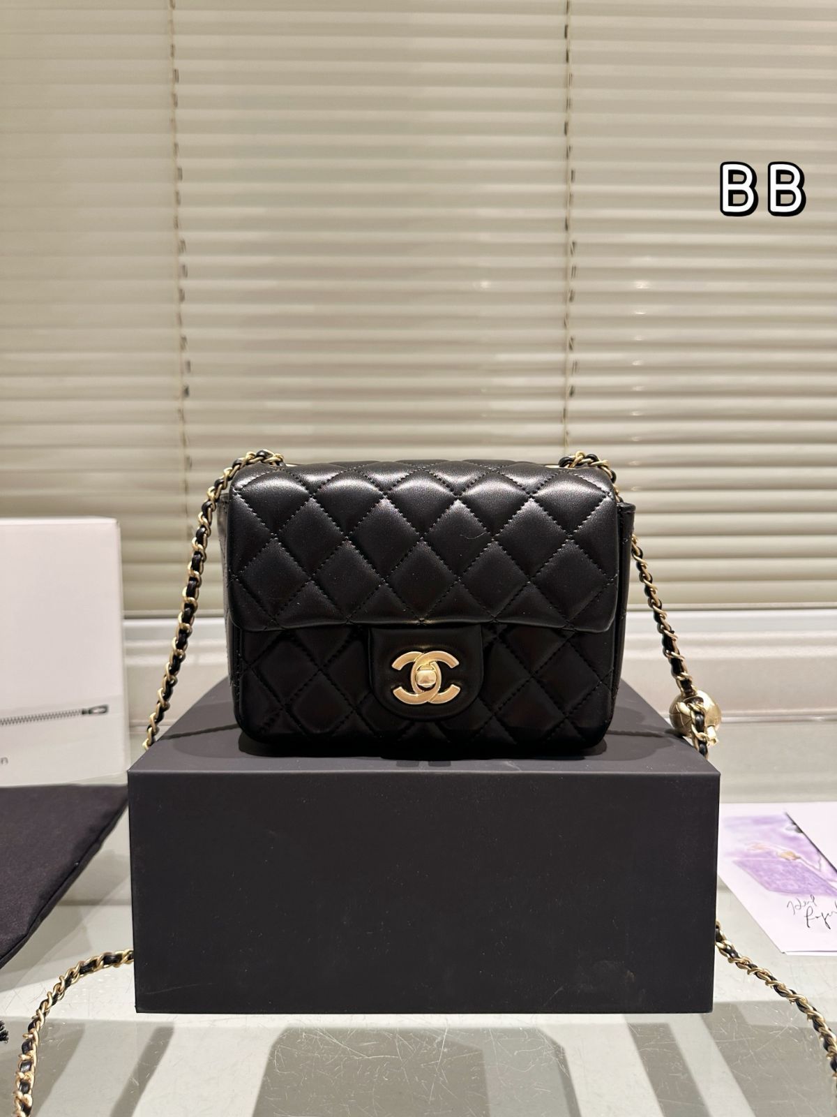 【ゴールドのお花アジャスターが可愛い】CHANEL ミニヴァニティ 9565017341982.jpg