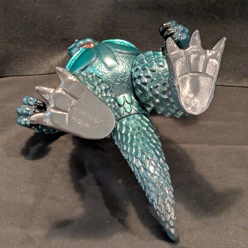 怪獣軒 STDゴメス 黒成型|緑メタ塗装 |怪獣軒 WWW_CARILOBEACH_COM