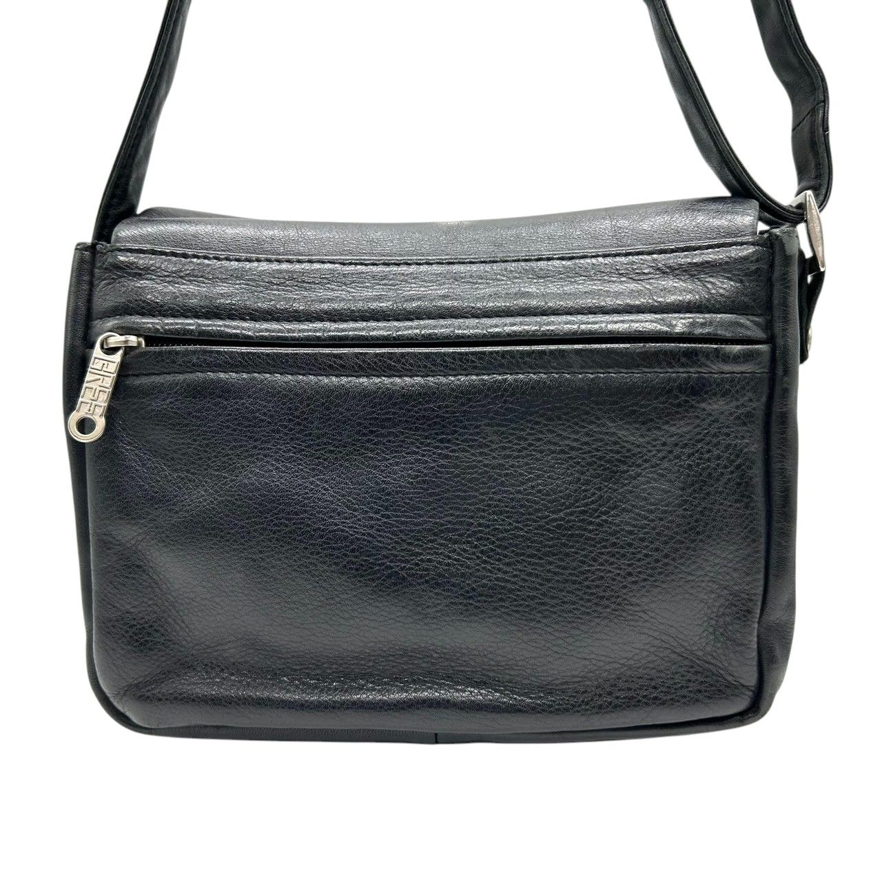 BREE・ショルダーバッグ・本革・ブラック BREE ブラック 本革