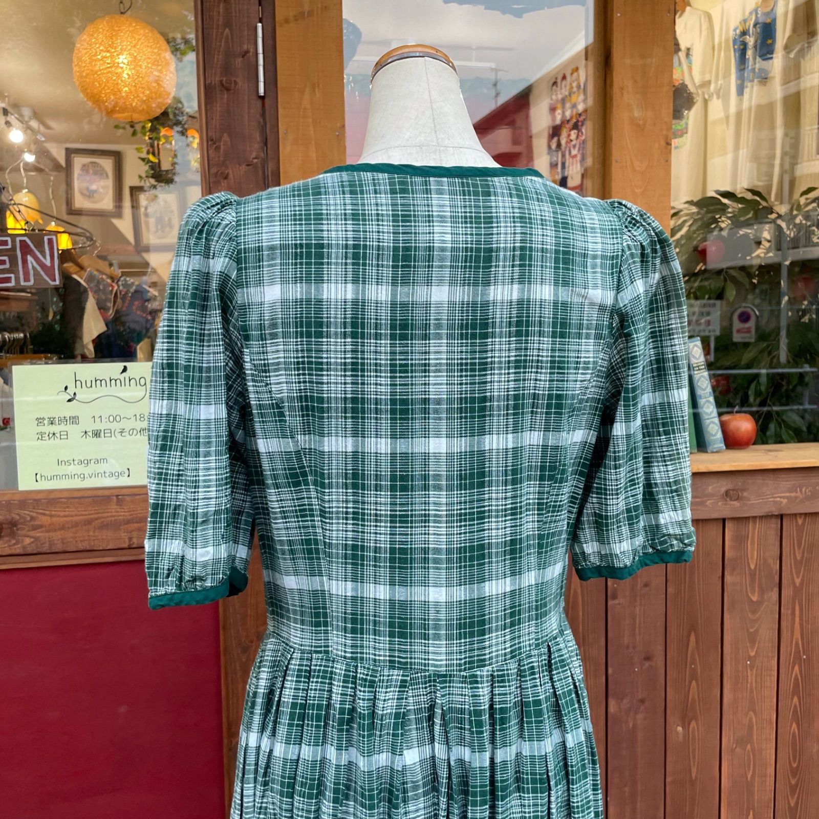 フォークダンス 衣装 チロルワンピース ディアンドル 花刺繍