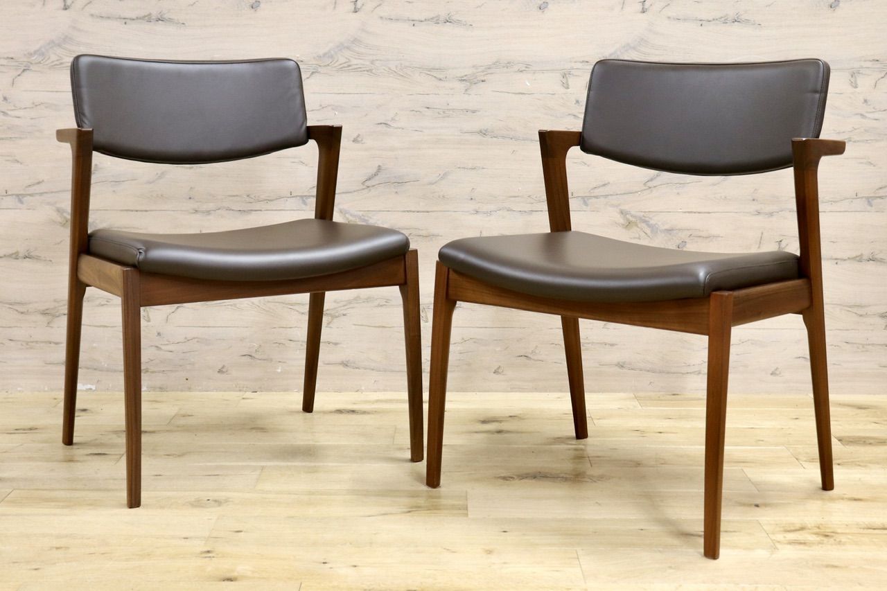 GMIS266B○FUJI FURNITURE | 冨士ファニチア Koti D03780 ワイドアームレスチェア 2脚セット ウォールナット 定価約26万 展示品