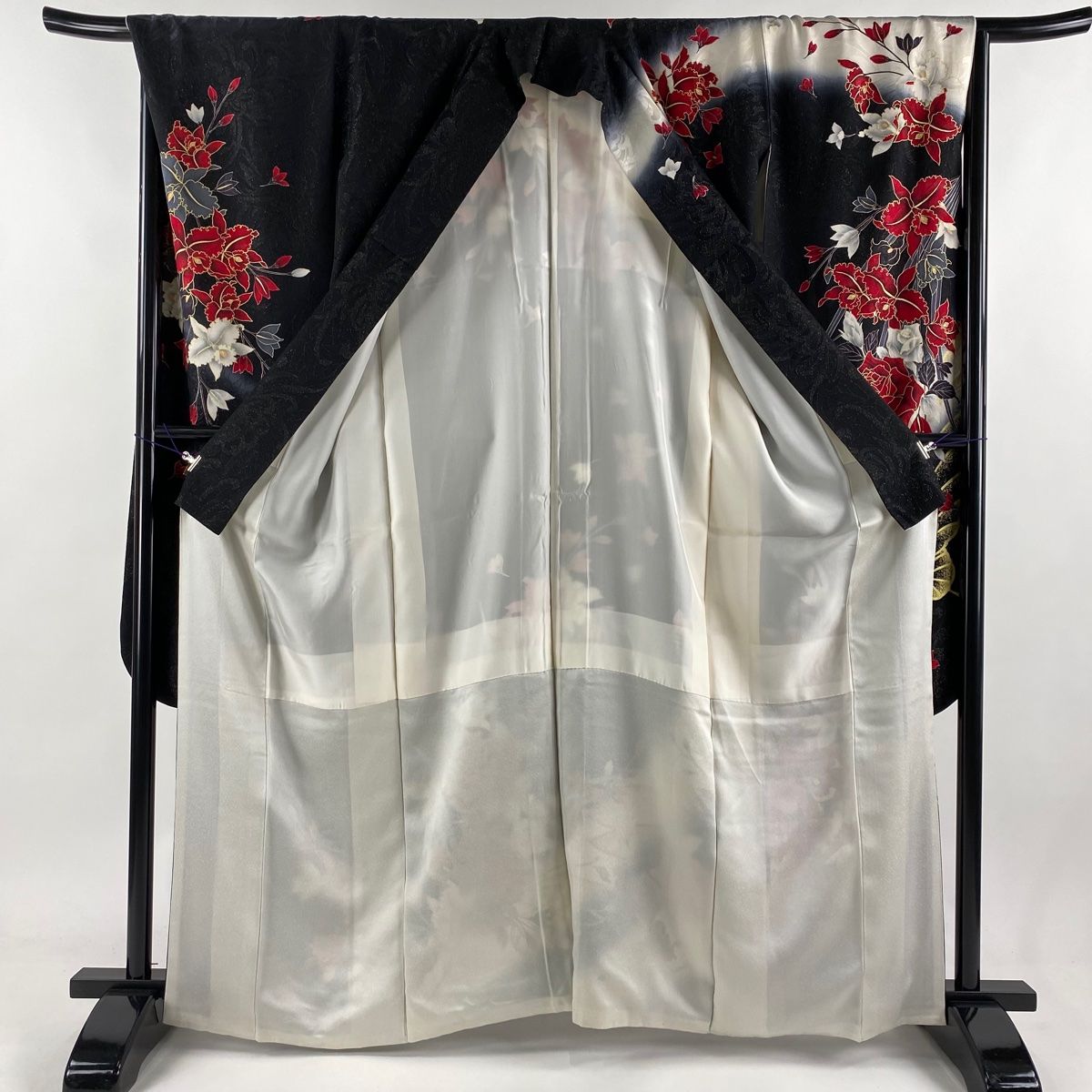 振袖 身丈162.5cm 裄丈68cm L 袷 薔薇 蝶 刺繍 銀通し 黒 正絹