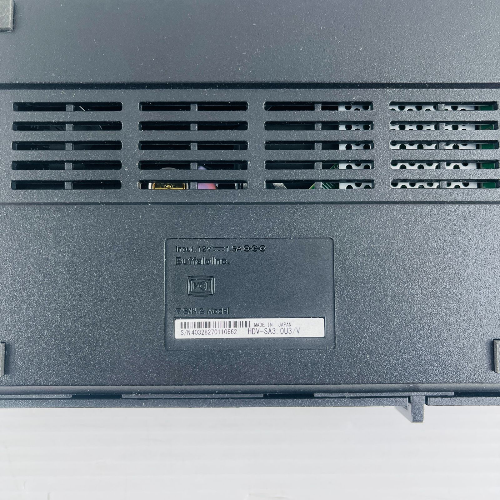 ◇【動作未確認】BUFFALO 3TB HDV-SA3.0U3/VC 外付け HDD 家庭用録画 本体 USBケーブル ACアダプター 鏡面加工 静音設計 防振設計 ファンレス設計 エアフロー設計 USB3.0/2.0 1ポート ハードディスク  バッファロー