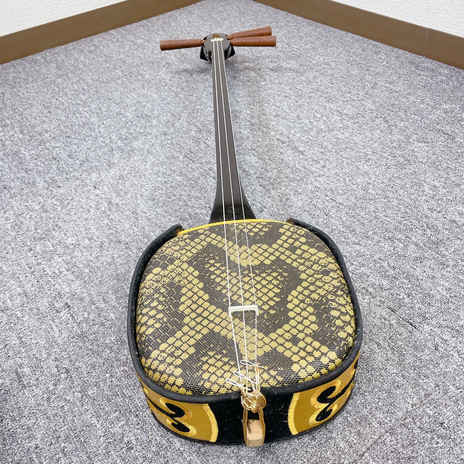 沖縄三線 ヘビ柄 プリント 人工皮 民謡楽器 三線