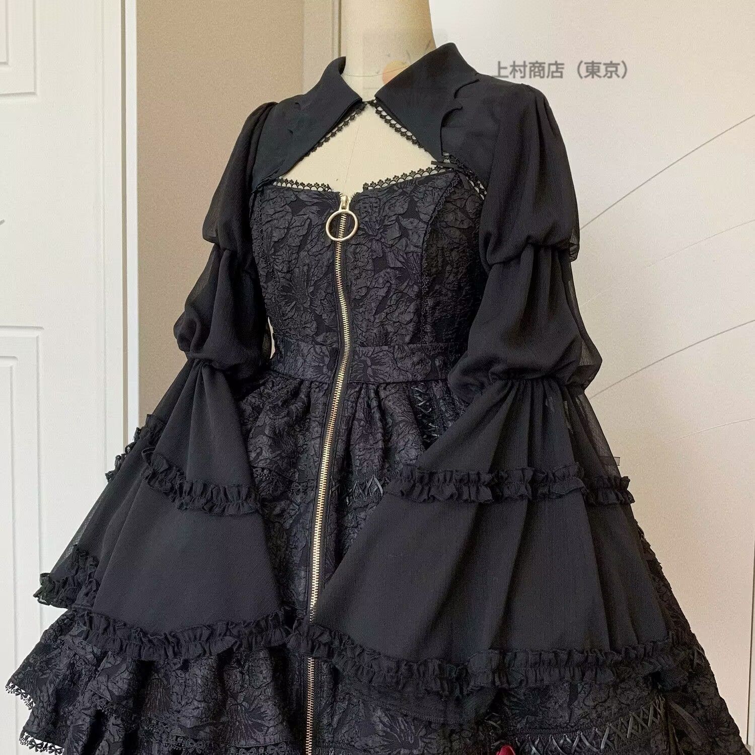 ゴシックボレロ 黒 白ショート丈 ゴスロリワールド 病み可愛い ゴスロリ イベント コスプレ ドロップドカフスベロア ボレロ カーディガン 姫袖 広い袖 スリット入り ゴスロリ パンク ロック V系 ビジュアル系 舞台 ステージ 衣装  日焼け止め レース