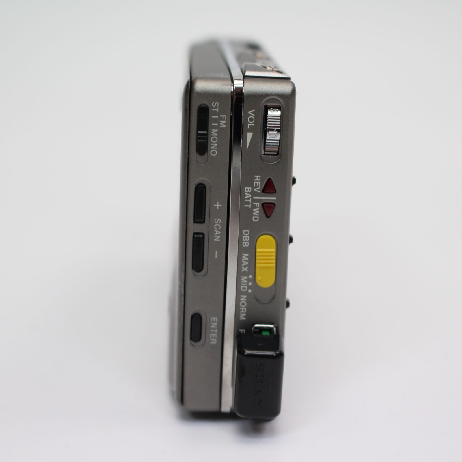 138 SONY カセットプレーヤー ソニーウォークマン WM-F701C 通電 済み ジャンク品