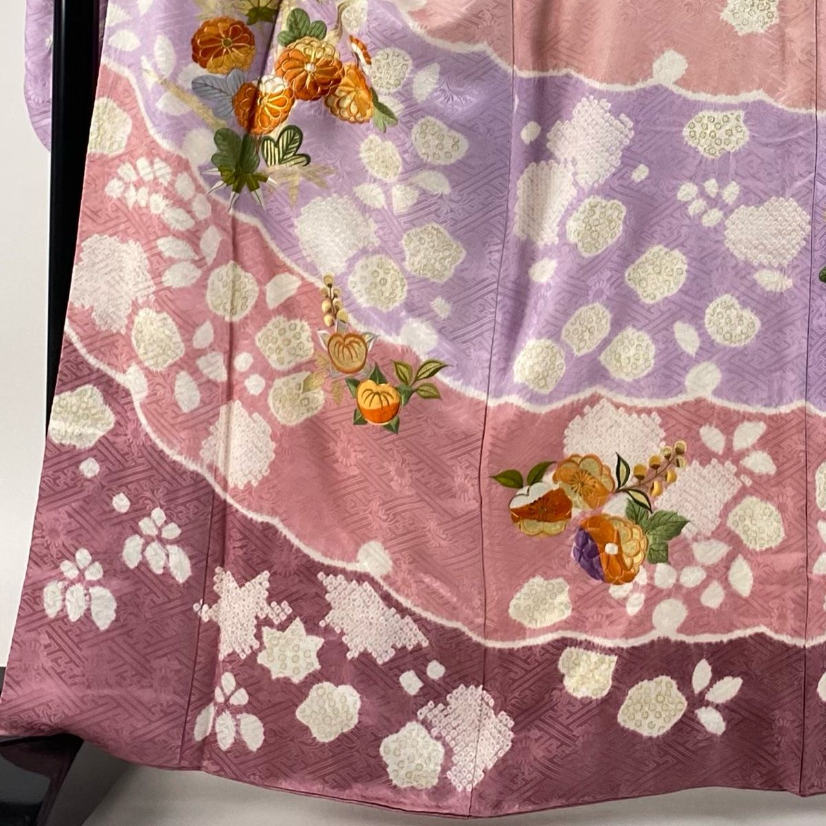 振袖 身丈162cm 裄丈71cm L 袷 草花 雪輪 刺繍 絞り ピンク 正絹 秀品