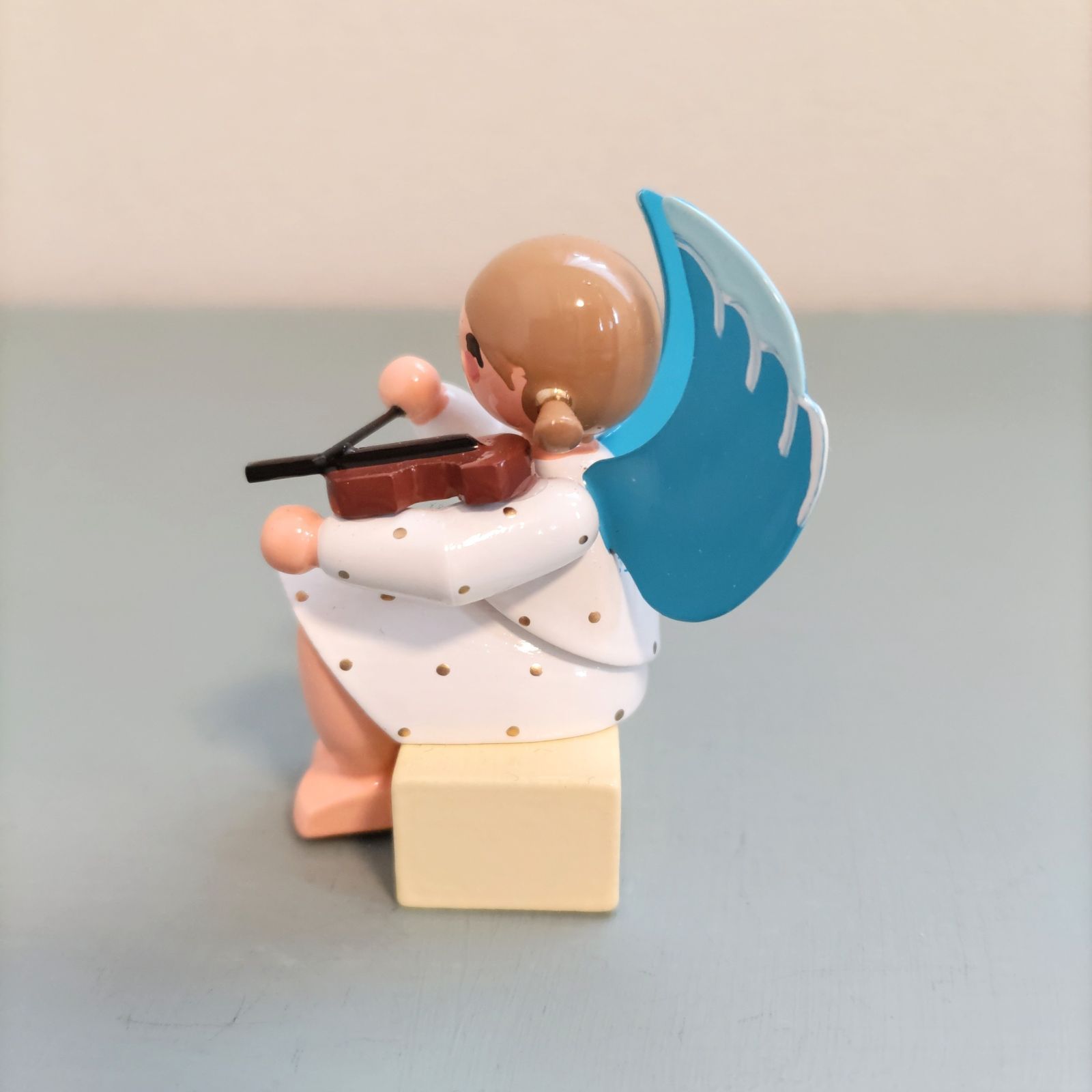 ドイツ製　ハーン　お座りする天使 ハーン 祈る天使 | krtek select toys