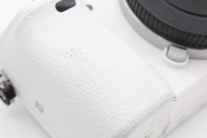 良品】SONY ソニー ミラーレス一眼 α6000 ボディ ホワイト