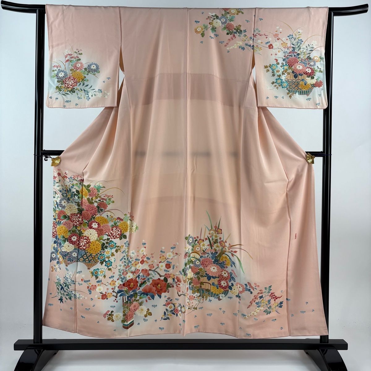 訪問着 身丈154cm 裄丈63.5cm S 袷 落款 花器 草花 染め分け ぼかし サーモンピンク 正絹 名品