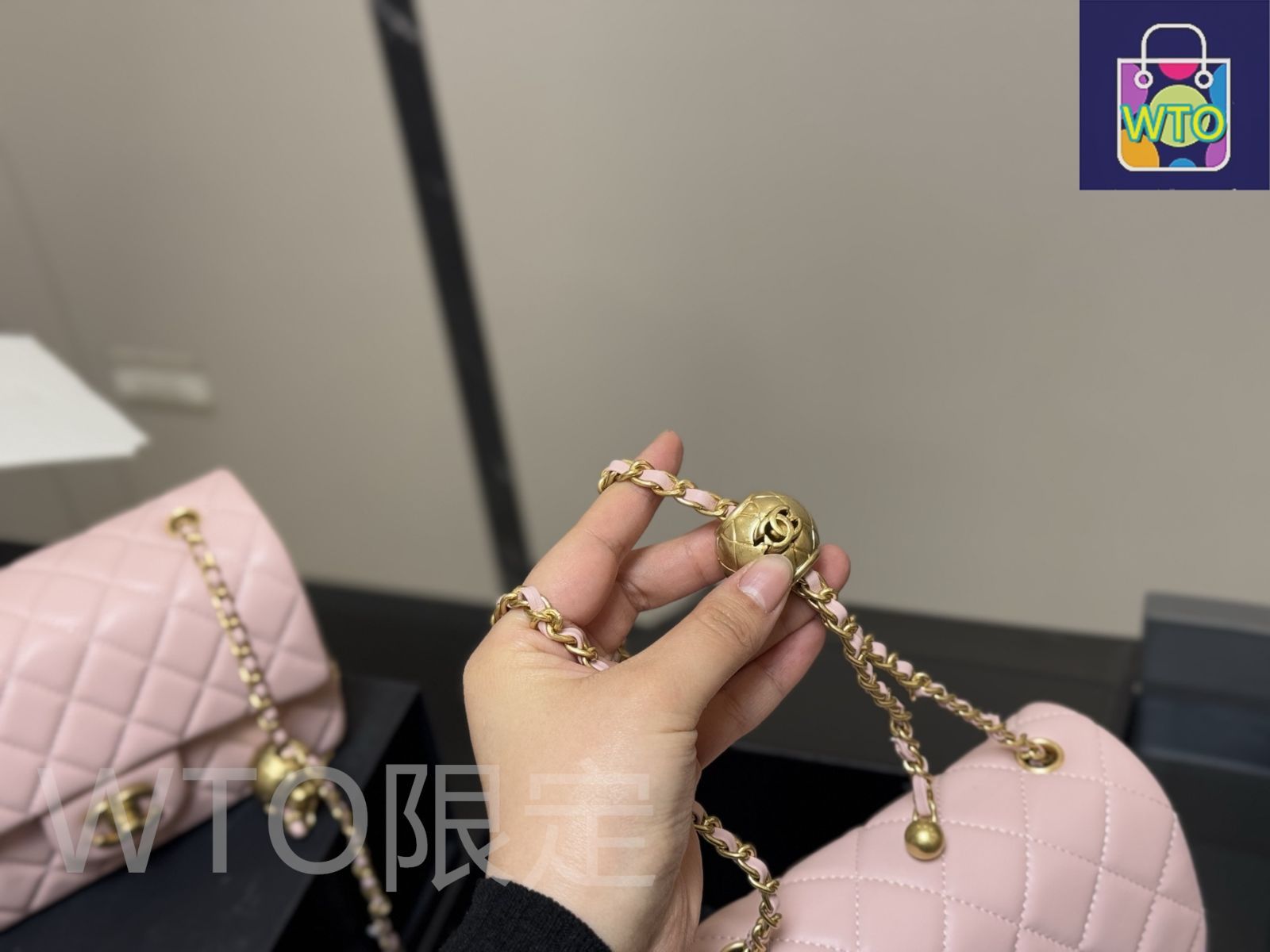 CHANEL メタルボール