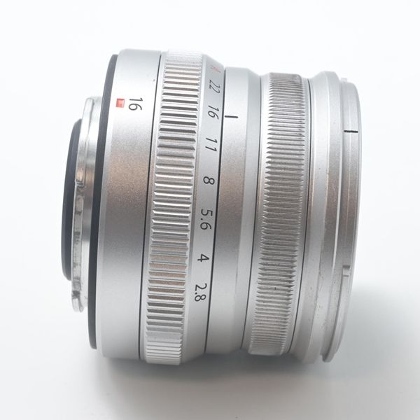 フジフィルム FUJIFILM XF 16mm F2.8 R WR シルバー 富士フィルム XF