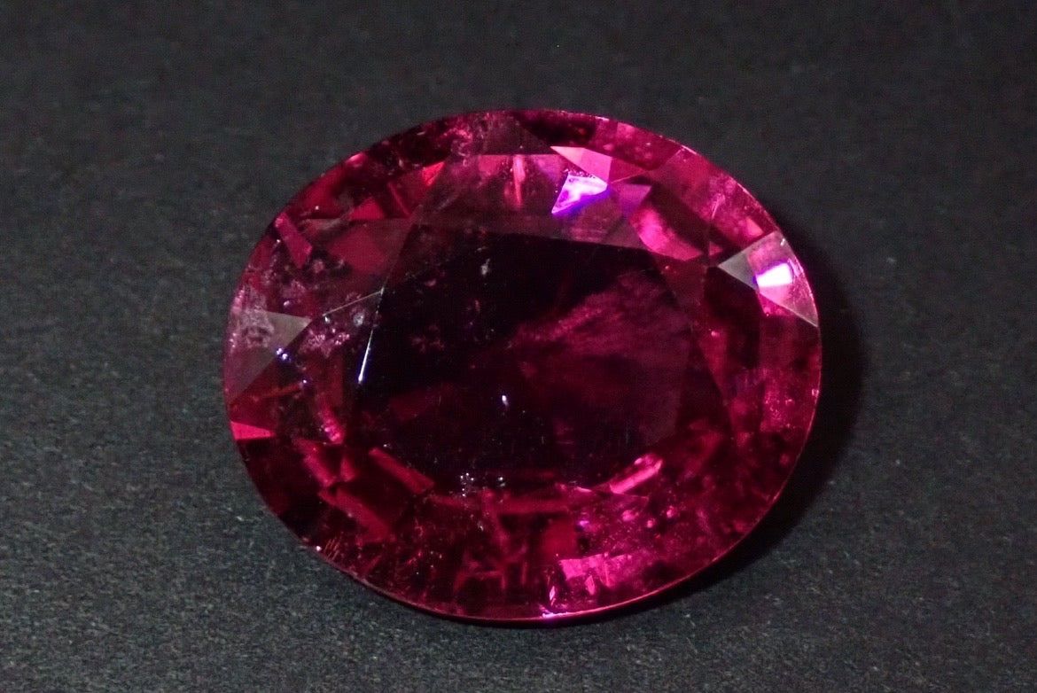 天然ルベライト 12.453ct 約15×17mm ソーティング付き！