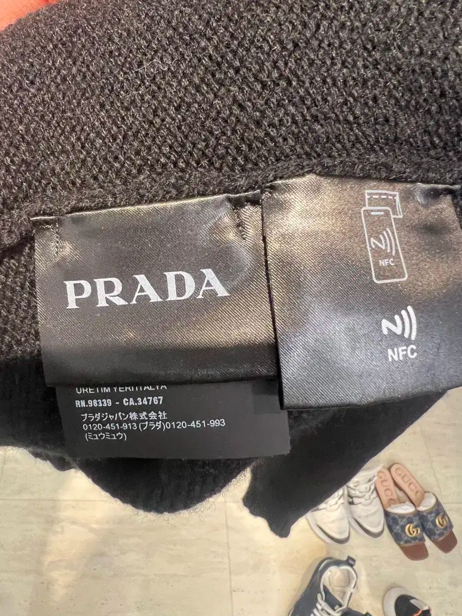 PRADA プラダ