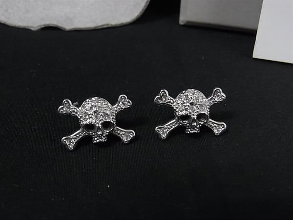 希少VivienneWestwood コレクションライン　スカル　ピアス 希少VivienneWestwood コレクションライン スカル ピアス - メルカリ