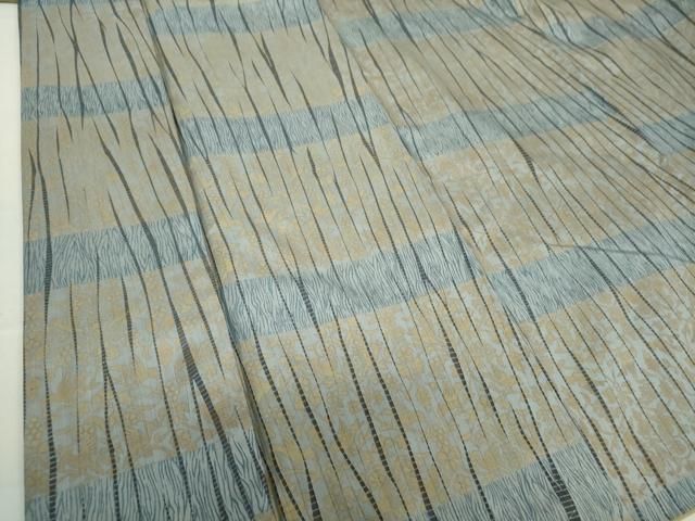 平和屋着物○本場染大島紬 葡萄蔦の葉鳥文 正絹 逸品 DAAS3932ps