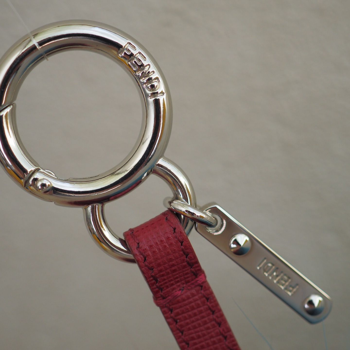Fendi フェンディ　ポンポンチャーム キーリング　キーホルダー　トリコロール フェンディ FENDI ポンポン チャーム キーホルダー トリコロール