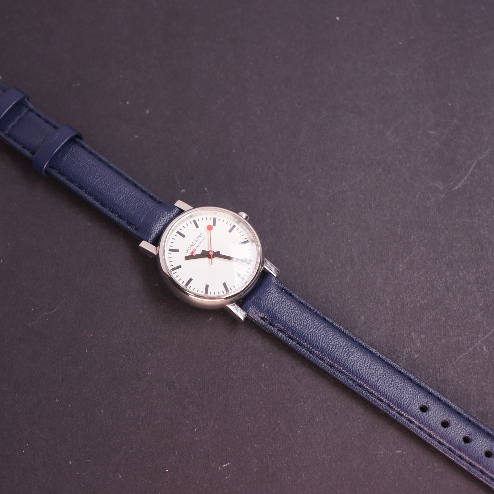 【美品/新品電池】MONDAINE モンディーン レディース 腕時計 新品ベルト 稼働美品】 MONDAINE Evo レディース腕時計 新品ベルト電池交換