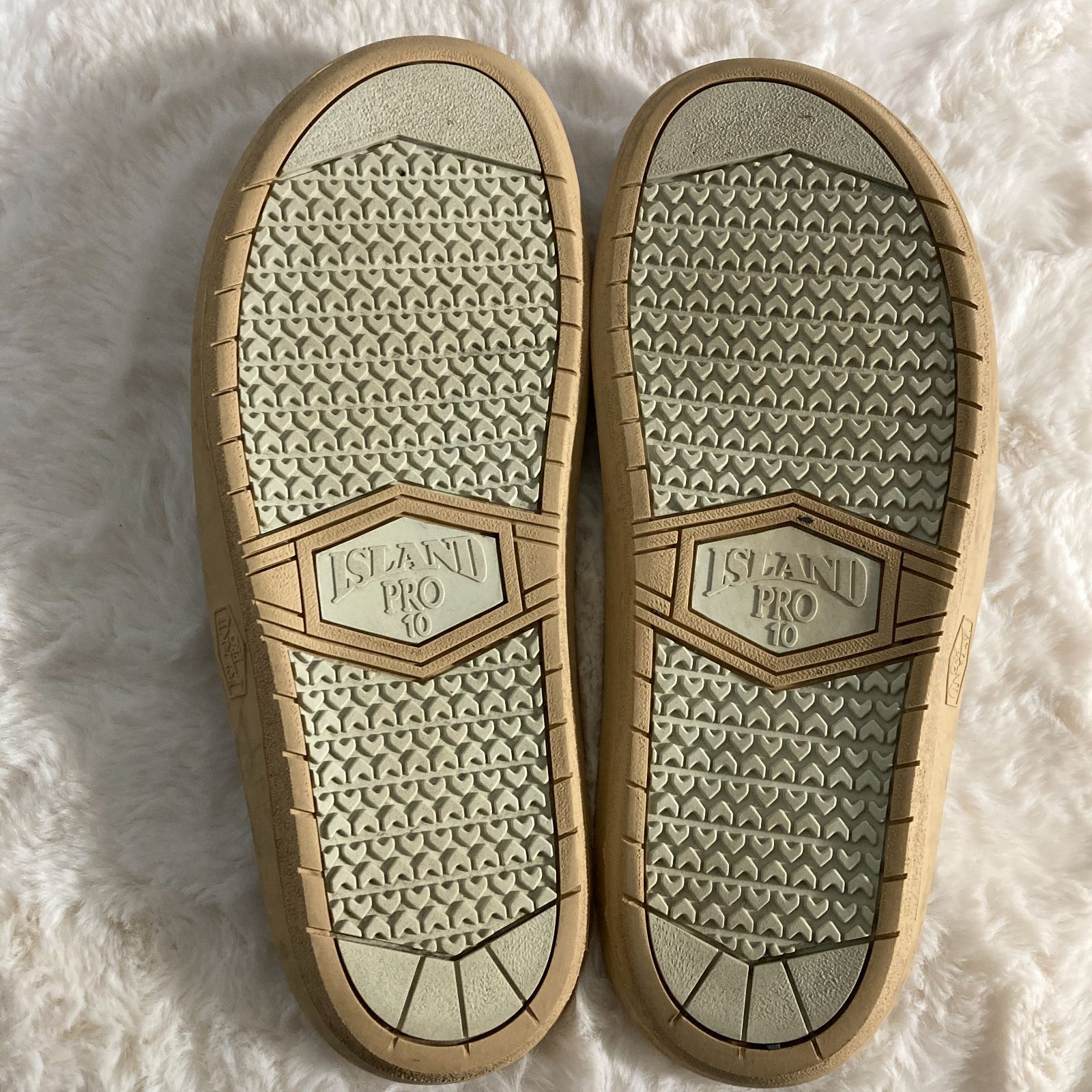 ISLAND SLIPPER