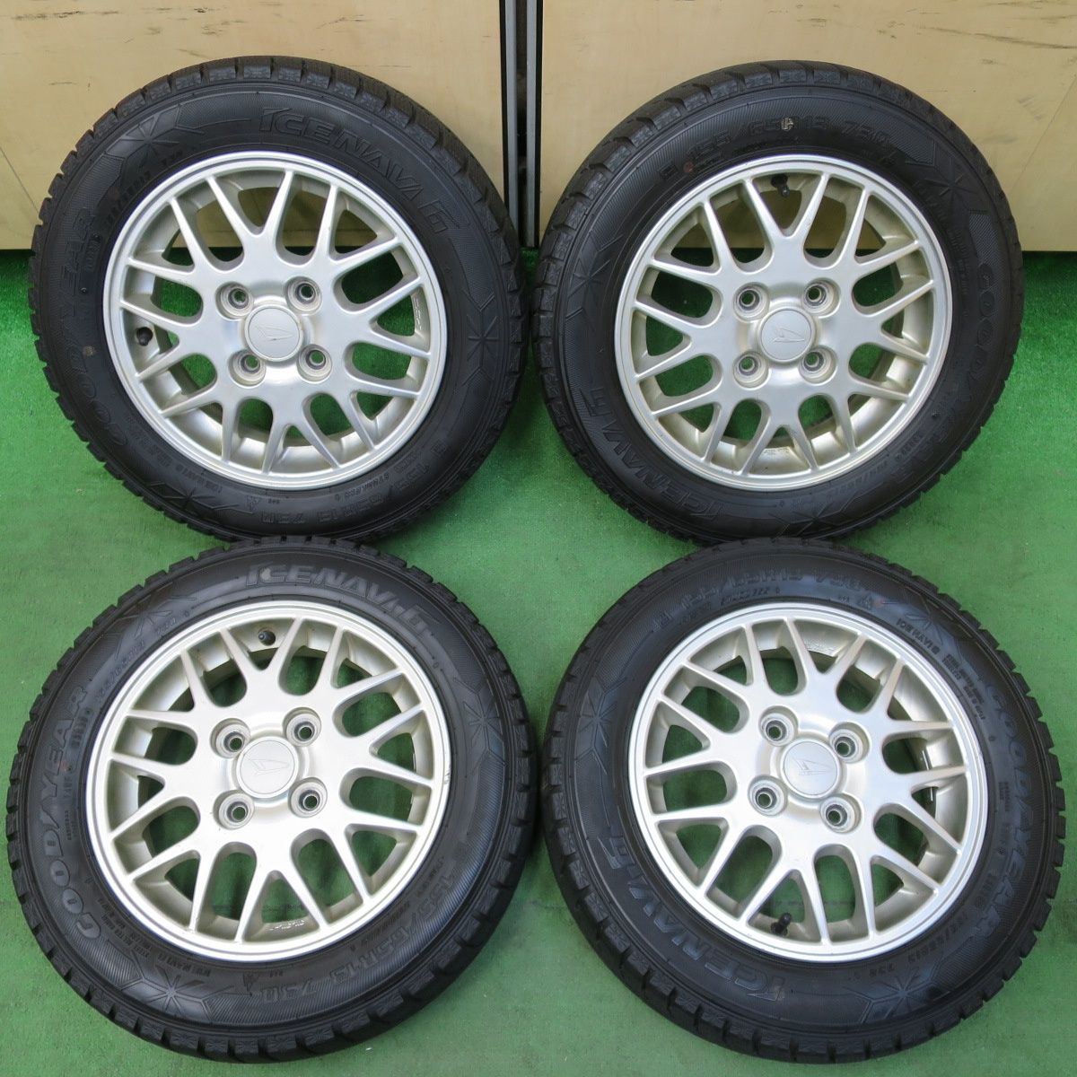 [送料無料] バリ溝！20年！9分ダイハツ MAX エッセ ミラ 等 純正 155/65R13 スタッドレス グッドイヤー アイスナビ6 13インチ PCD100/4H4103008イス