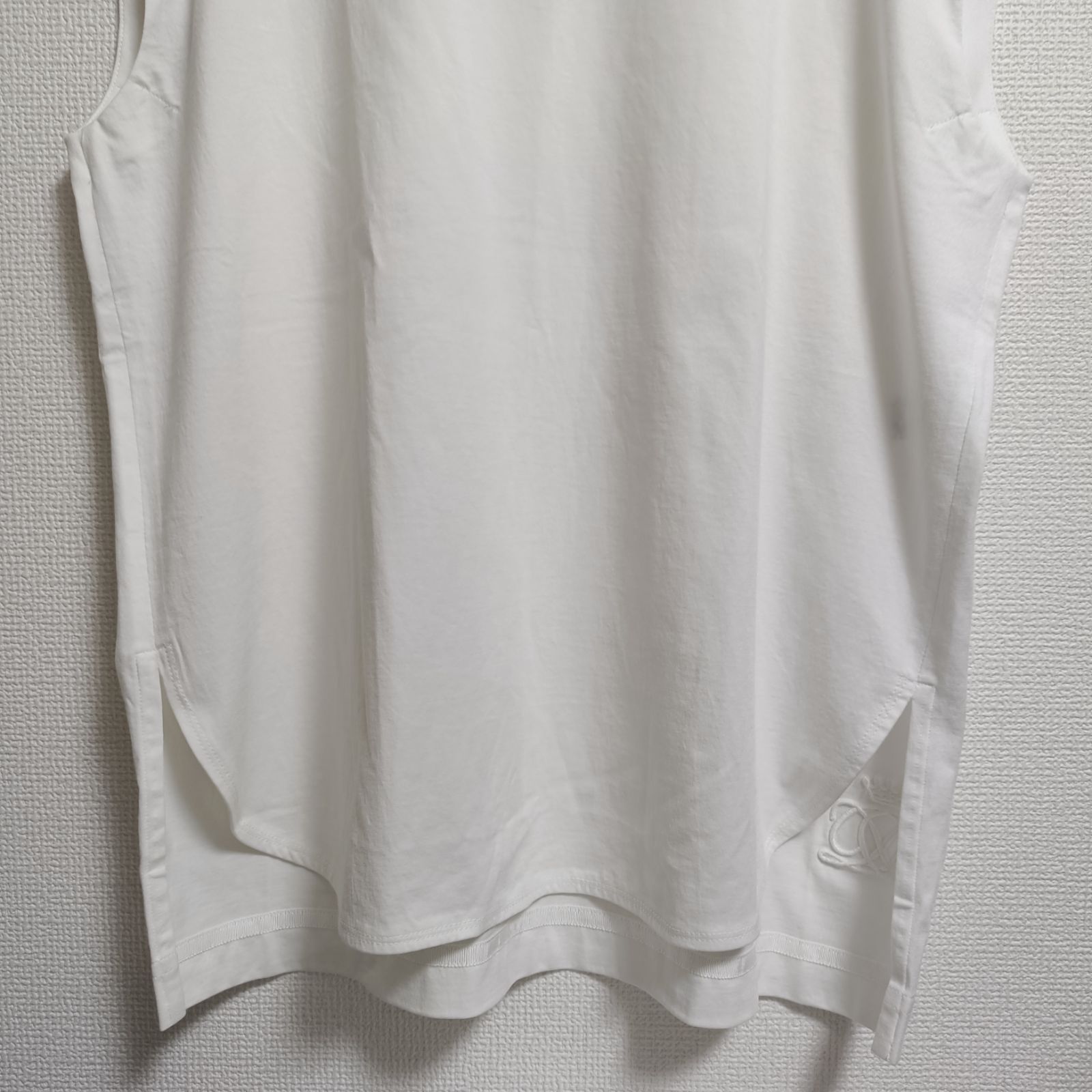 DRAWER ドゥロワー バックエンブレム刺繍ノースリーブカットソー 