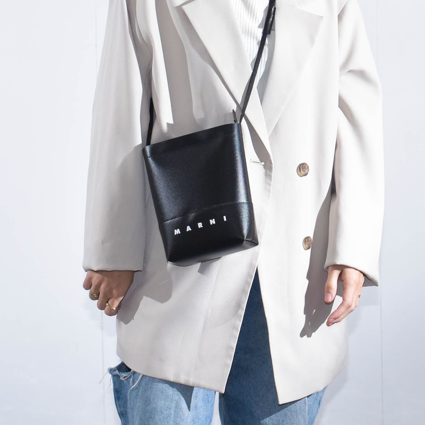 マルニ ショルダーバッグ PVC MARNI SBMQ0068A0 P5769 00N99 マルニ ショルダーバッグ PVC MARNI SBMQ0068A0 P5769 00N99
