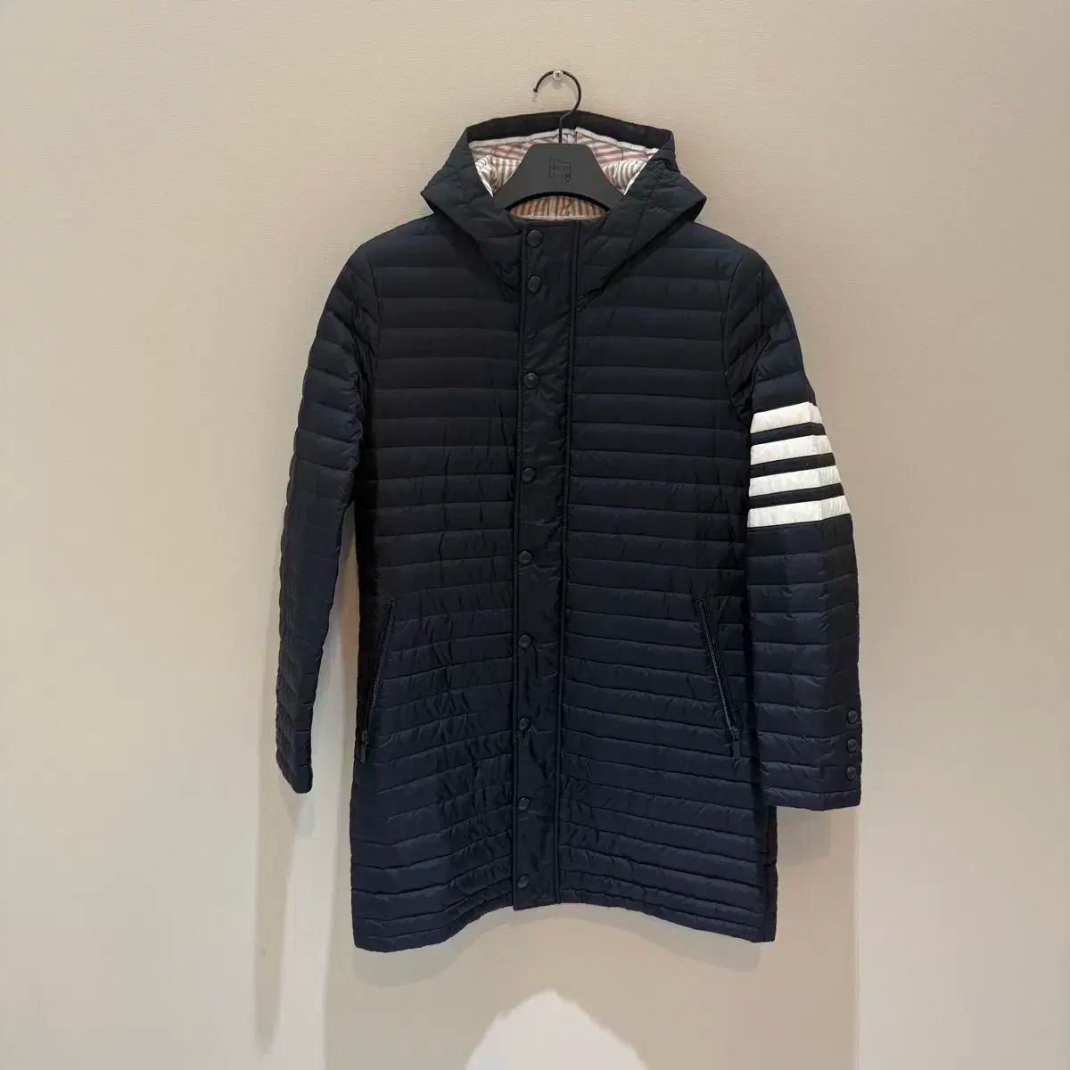 百貨店販売モデル Thom Browne(トム・ブラウン) 4bar フード ロング丈 