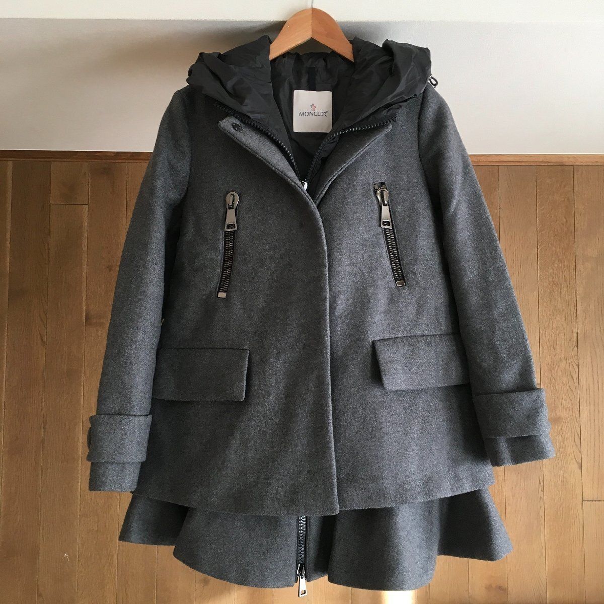 美品 国内正規品 MONCLERモンクレール フリル ダウンジャケット PHEMIA 