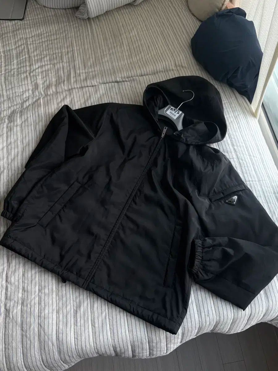 XXL PRADA(プラダ) ナイロン フード ブルゾン - メルカリ