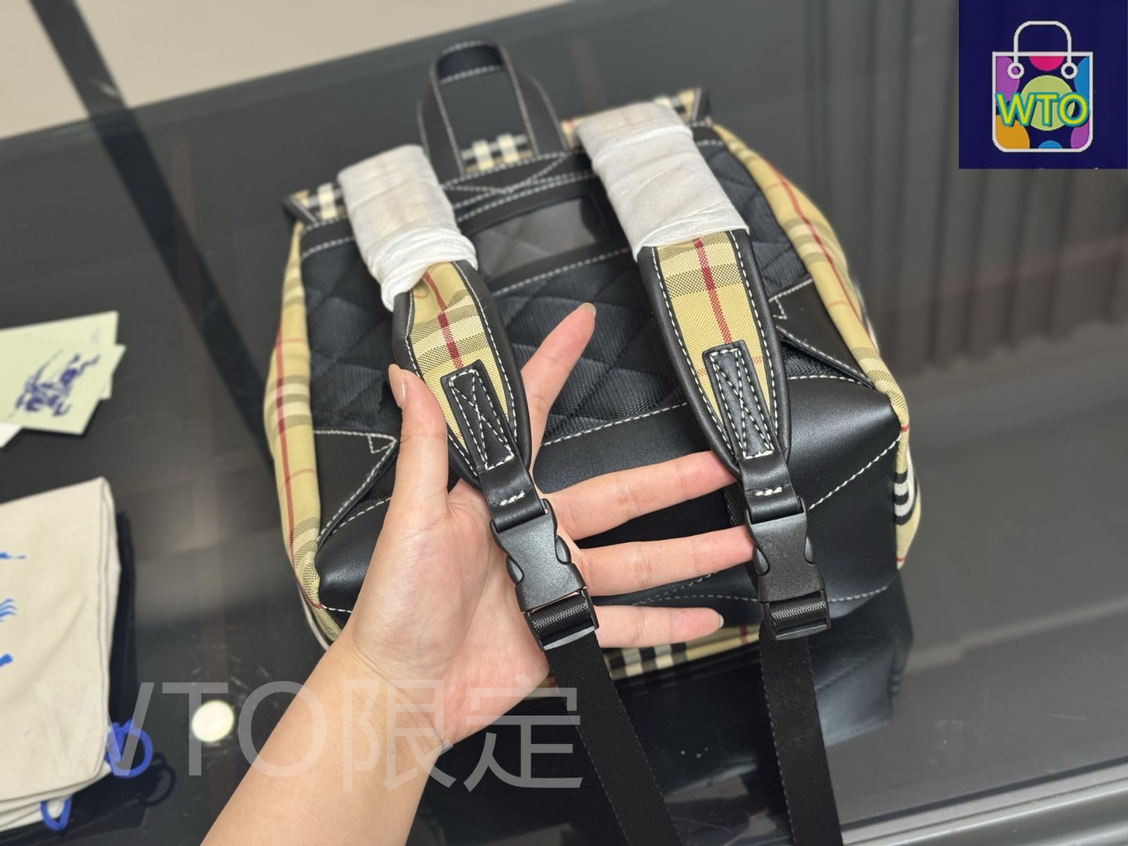 今日 Burberry バーバリー バックパック シリーズ 柔軟なナイロン素材で軽量かつ収納力に優れる DECORATOM_COM_BR